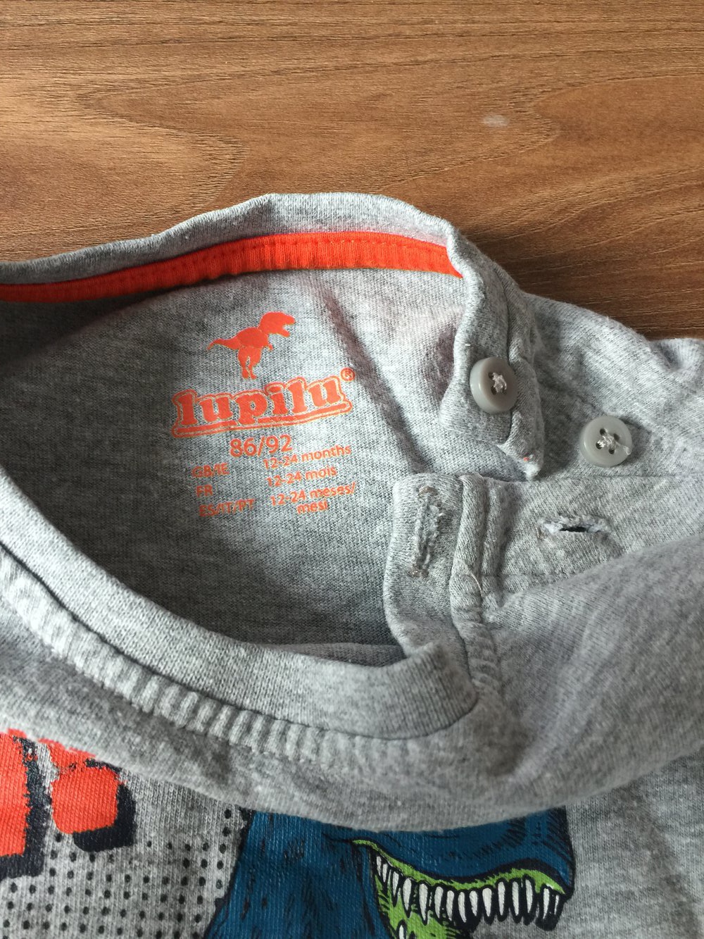 Langarmshirt mit Dino Gr. 86/92