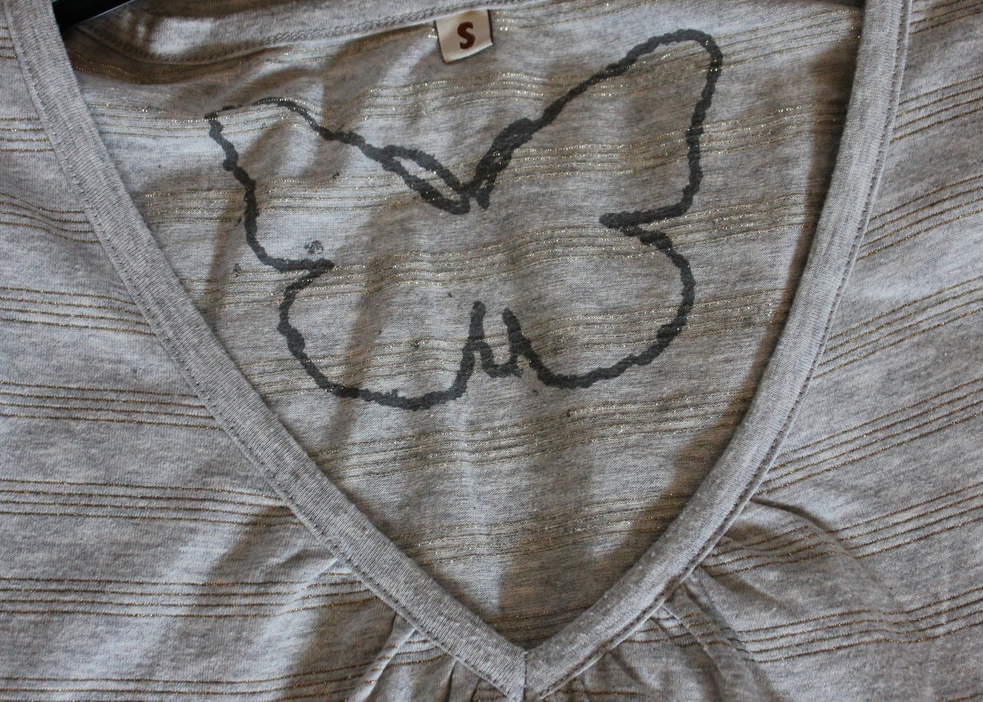 T-Shirt mit V-Ausschnitt