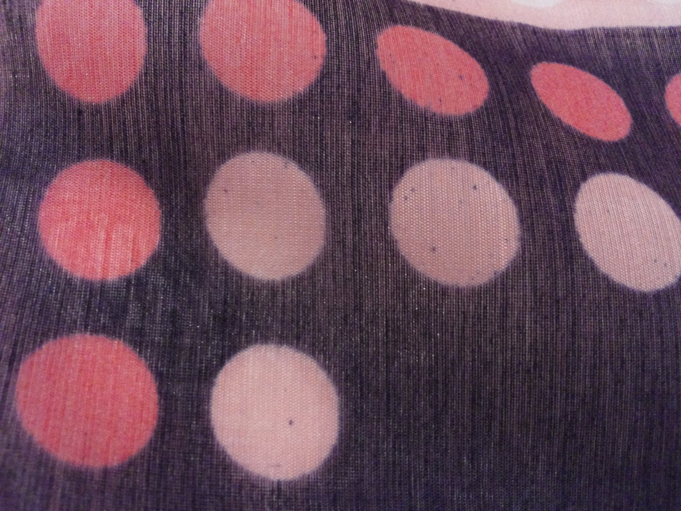 Dünnes Tuch mit Punkten, pink-rosa-dunkelblau-weiß