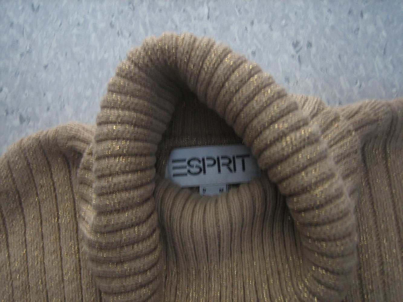 Strickrolli in gold mit glitzer