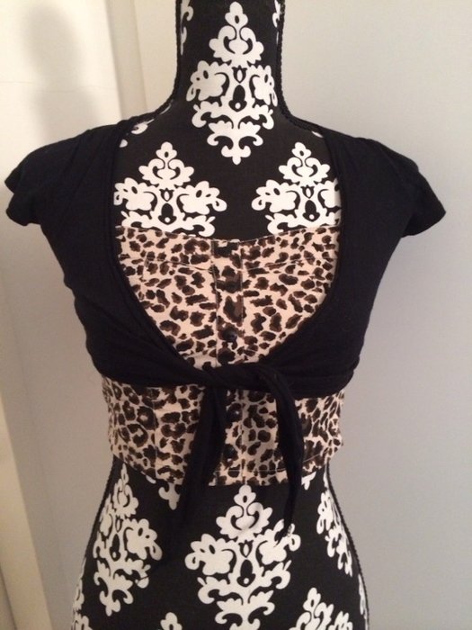 schwarzer Bolero kurzärmlig zum Binden