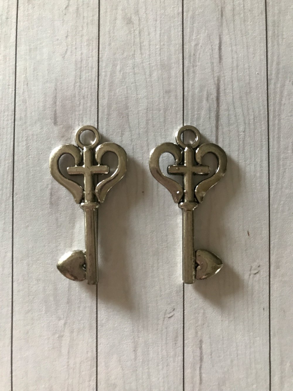 Beiderseitige Schlüssel als Kettenanhänger/Armbänder/Ohrringe 