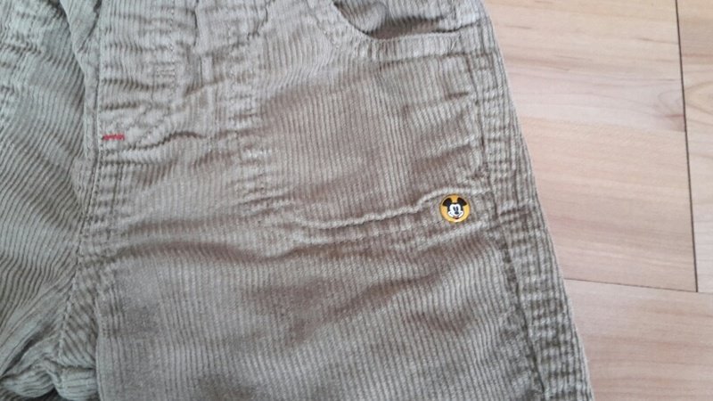 Cordhose mit kleiner Mickey Maus in Größe 80