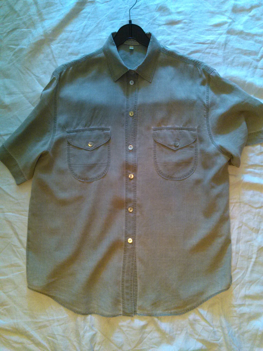 Schöne sportliche Hemdbluse in hellem olivgrün von Trapez Ligne Sportive Gr. 44