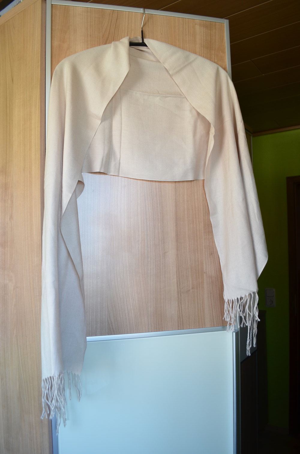 Schöner beiger Schal 