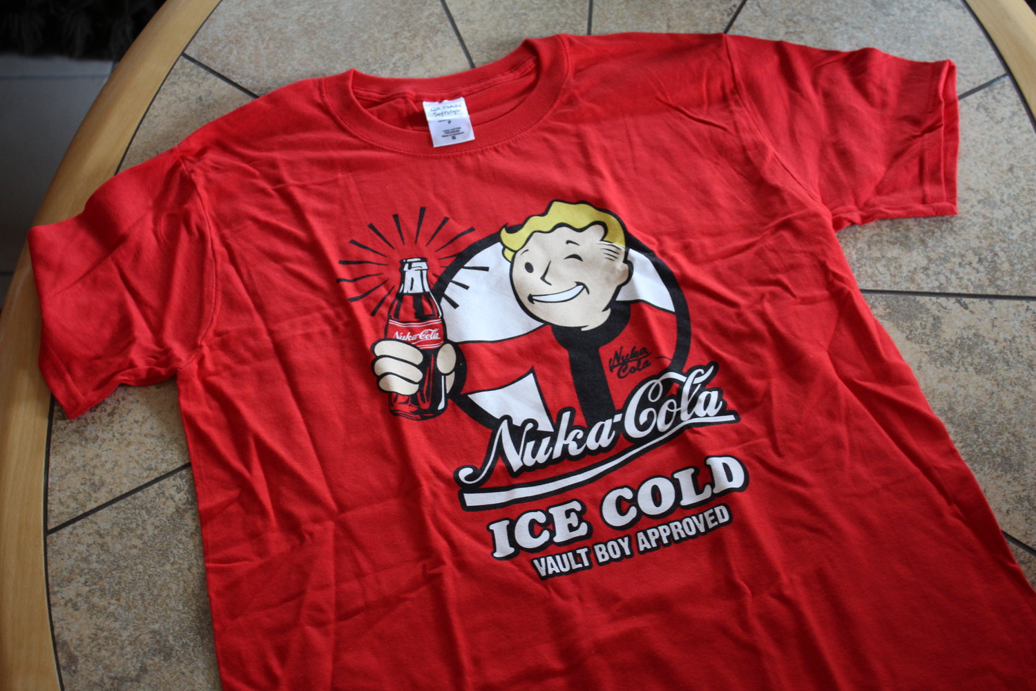 Fallout Pip-Boy Vault Boy Nuka Cola Videogame Nerd T-Shirt selten rot Größe S