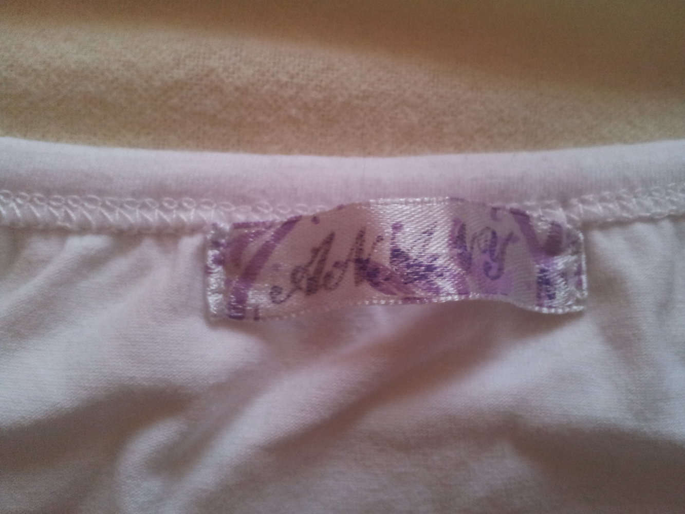 Top weiß Druck silber Nieten Perlen 