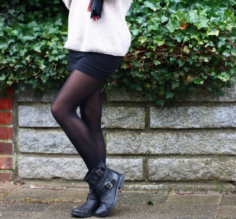 *** Super schlichte Ankleboots mit Schnallen ***