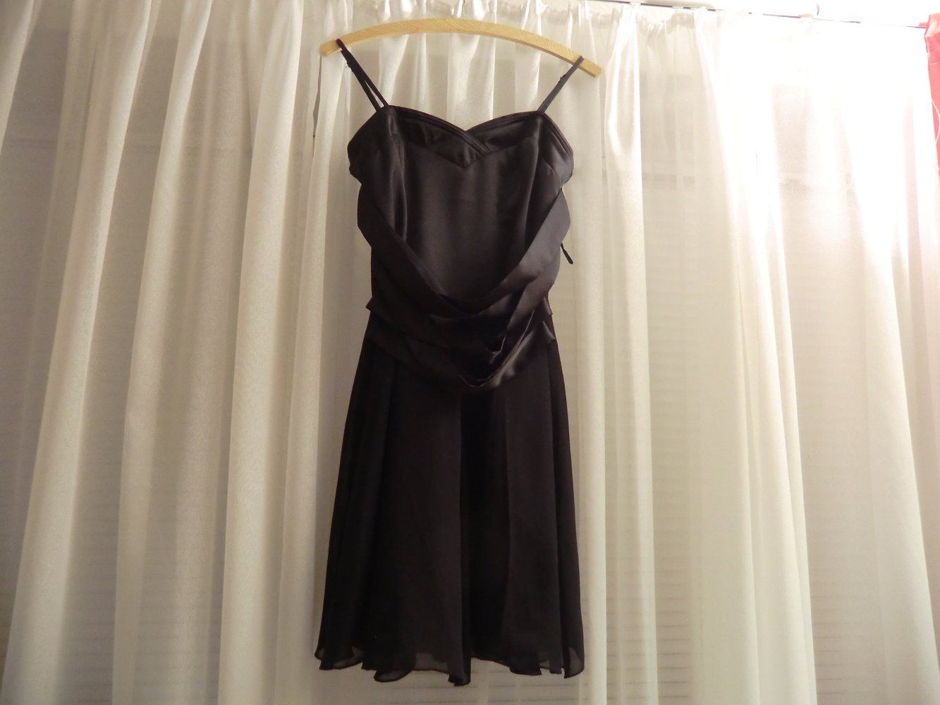 Schwarzes Kleid mit Spaghettiträgern Gr. 36