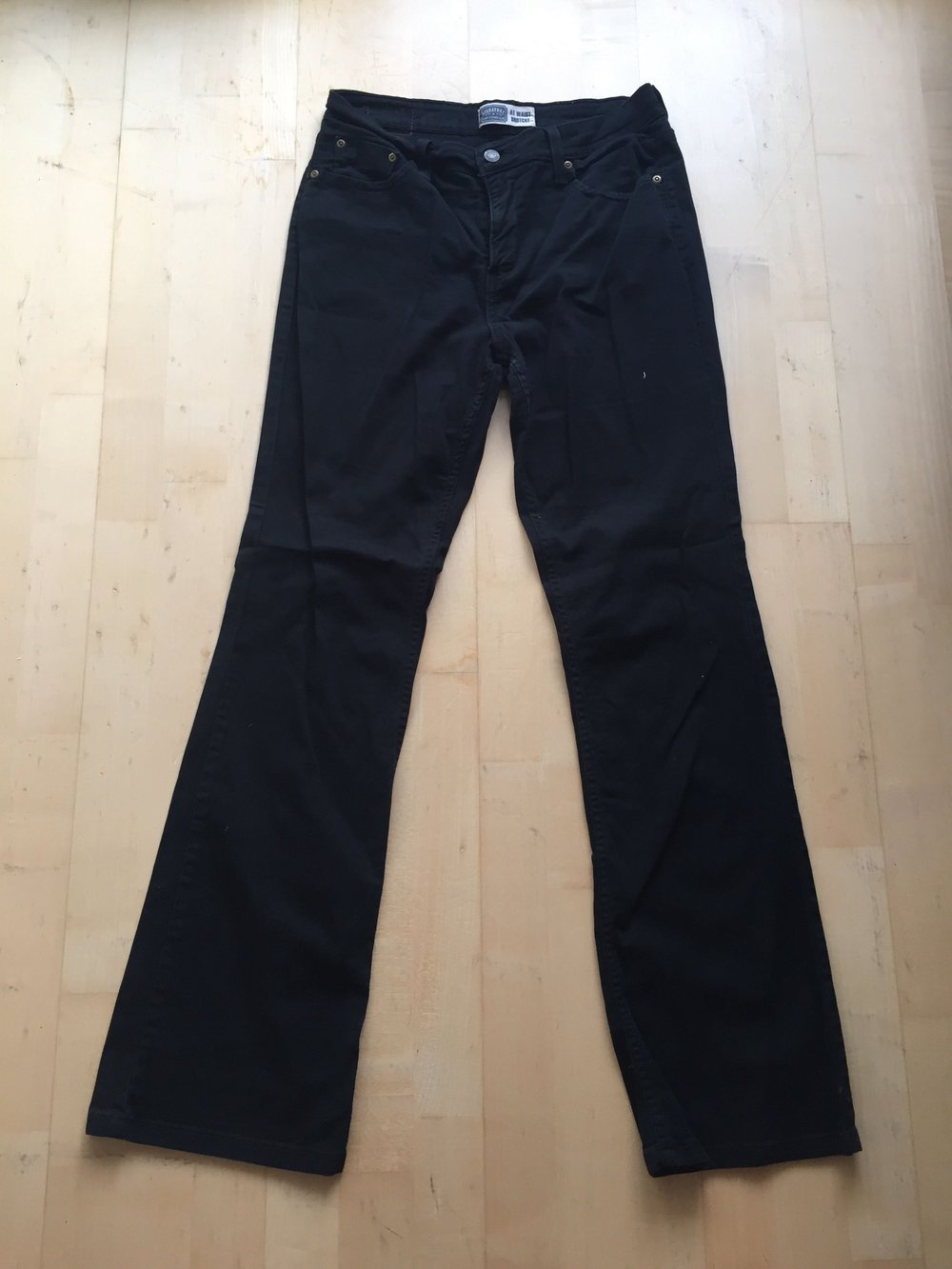 Schwarze Levi\'s Jeans