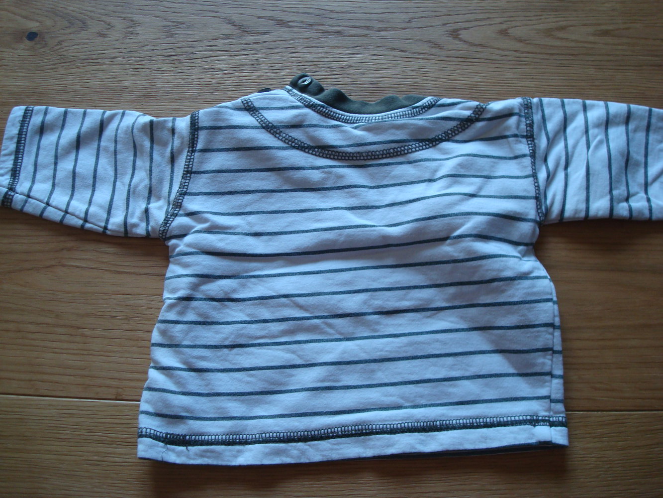 süßer Pullover für Jungen