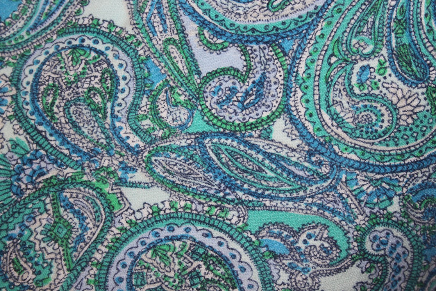 Sweat Shorts mit Paisley Muster