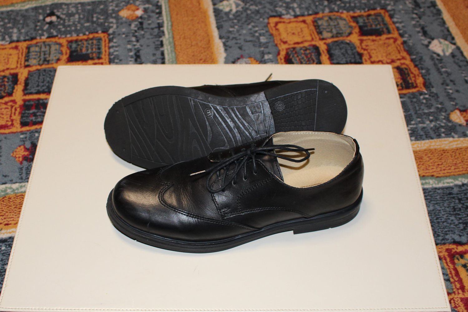 160. Festliche schwarze Lederschuhe von Friboo, Gr. 38