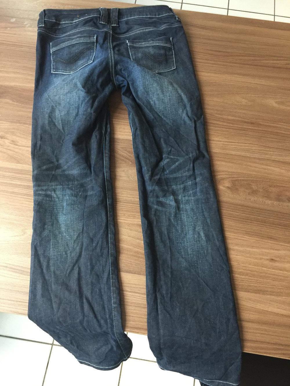 Dunkle Jeans 