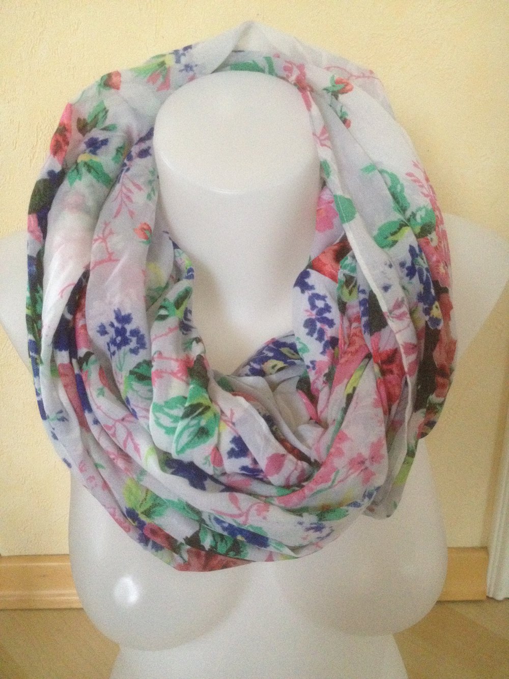 Pieces By Vero Moda Loop Schlauchschal Rundschal Blumenmuster