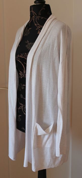 Zarter Cardigan, 36 / 38 Jacke, Strickjacke, Jäckchen, creme, H&M, S mit Tuch in rosa