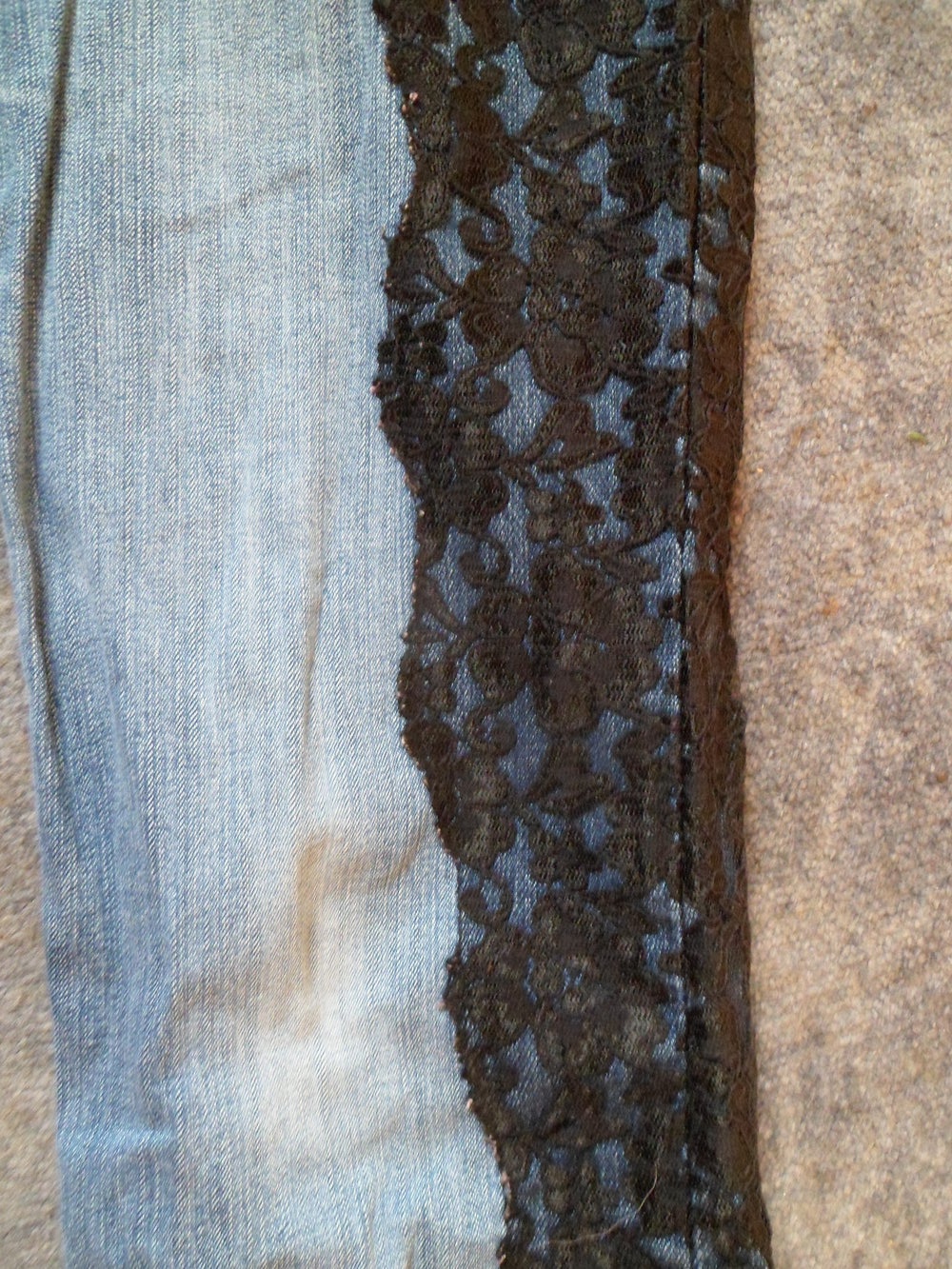 Jeans mit coolem Spitzenbesatz Gr-38 