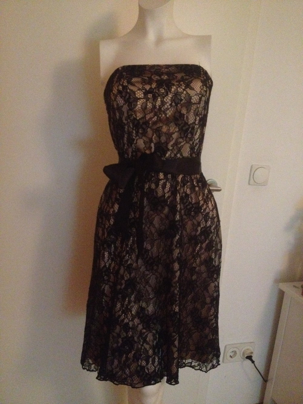 Süßes Kleid von orsay (Spitze, Gold, Schwarz)