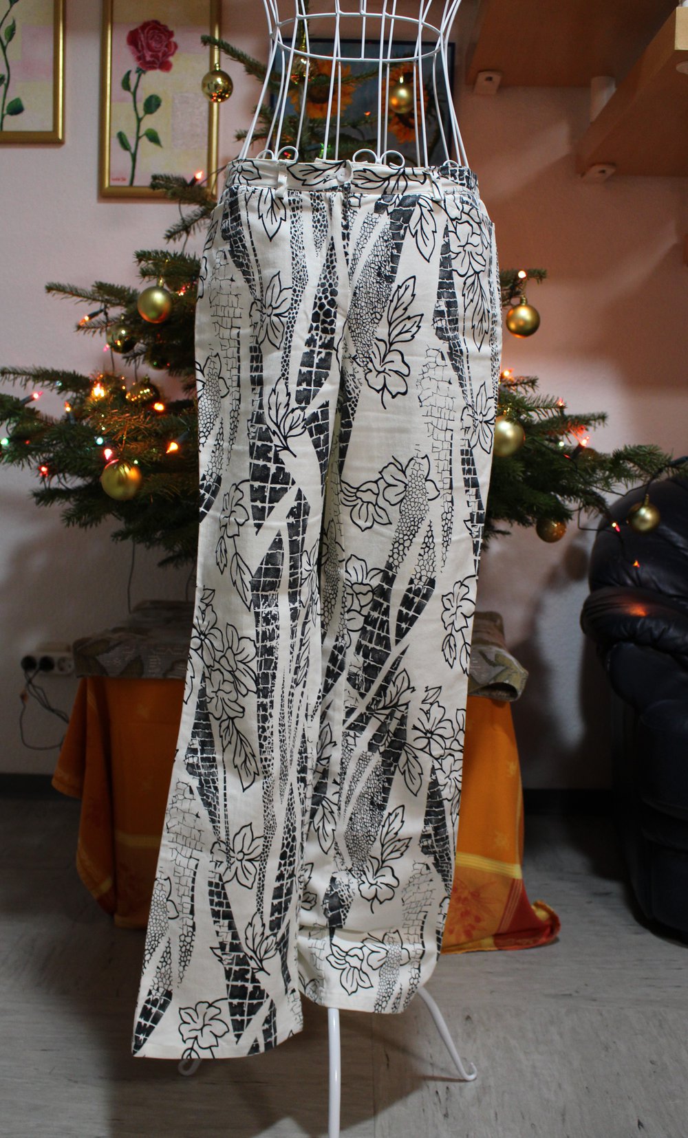 33. Sommerhose von Heine mit  Druckmuster, Gr. 38