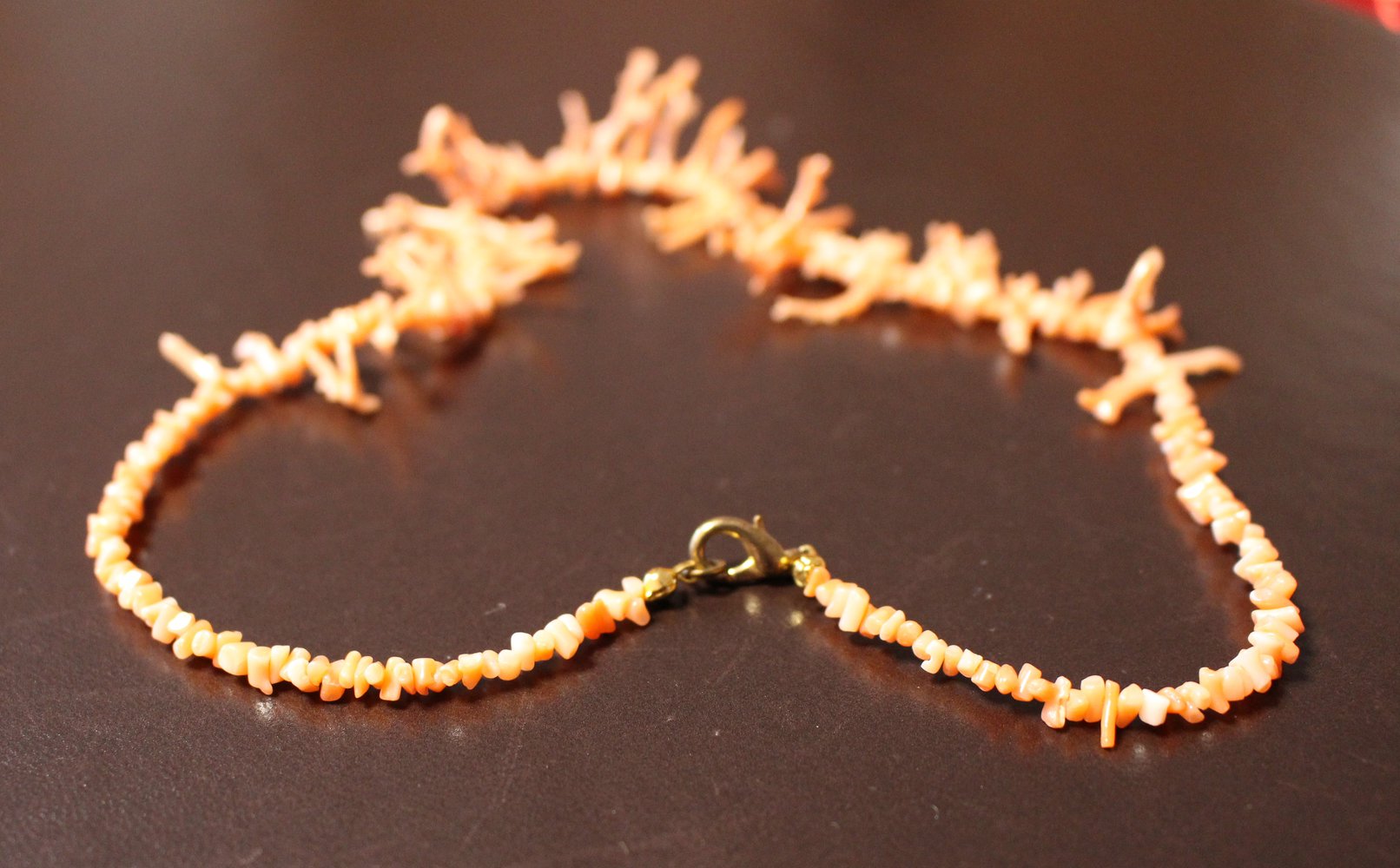 291. Kette aus echten Edelkorallen, 40 cm lang