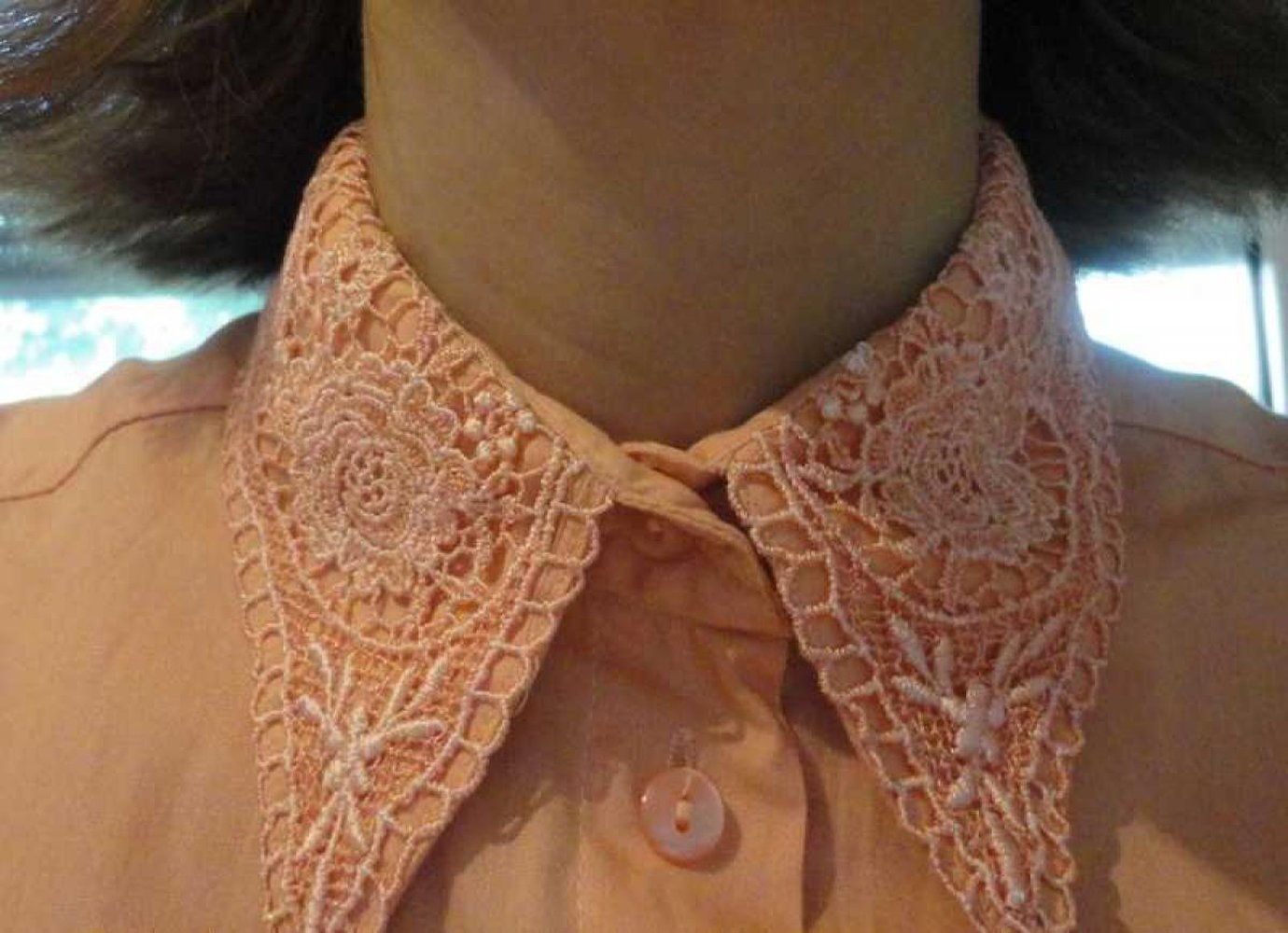 Bluse mit Häkelbesatz am Kragen True Vintage 80er Gr. 40 Gr. M