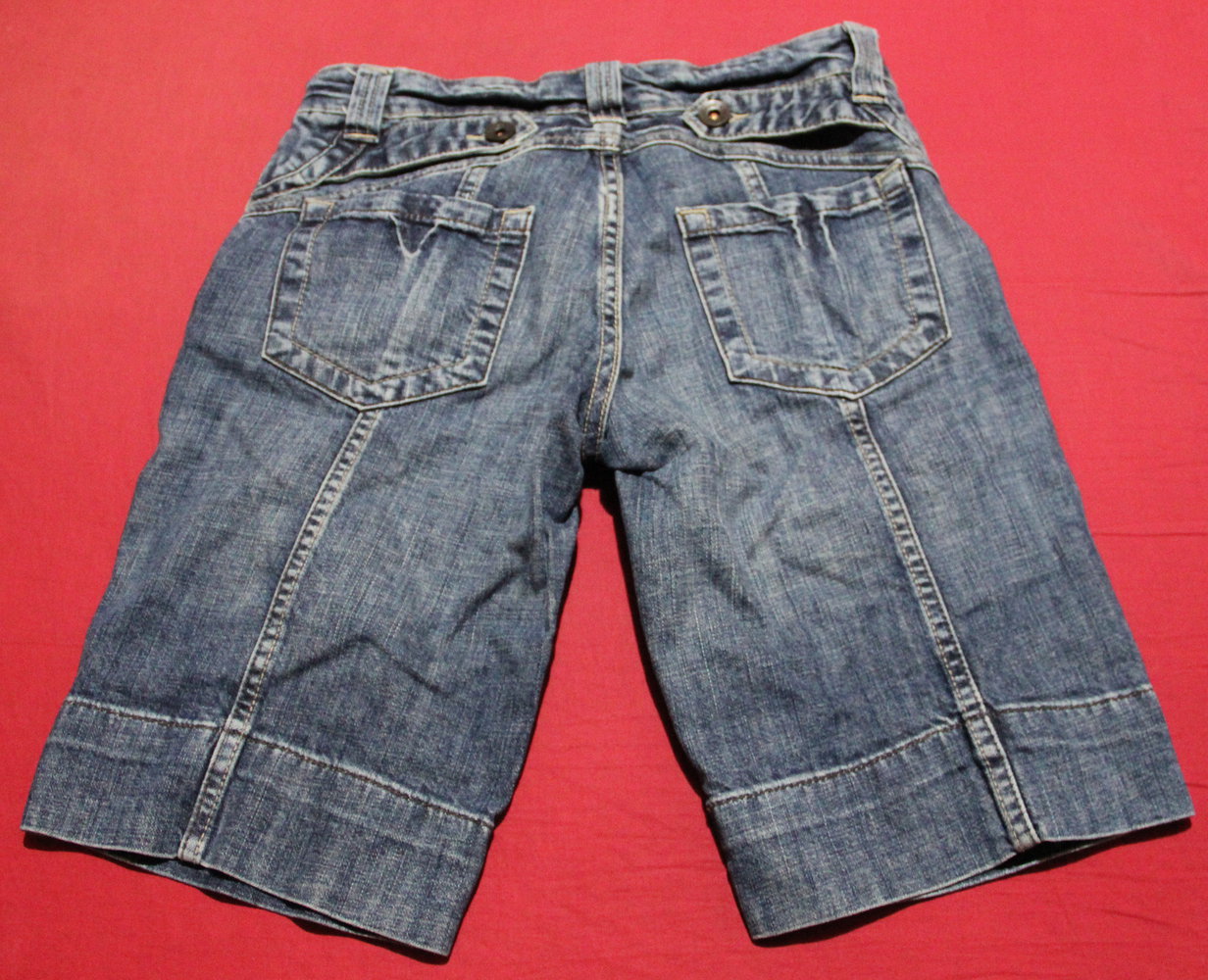 Knielange Jeans Gr. 27