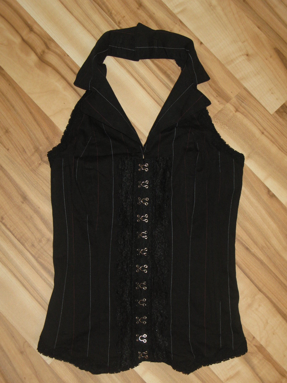 Tripp NYC Neckholder Corsage in schwarz mit Häkchenverschluss und Nadelstreifen in weiß und rot Gr. XS 34