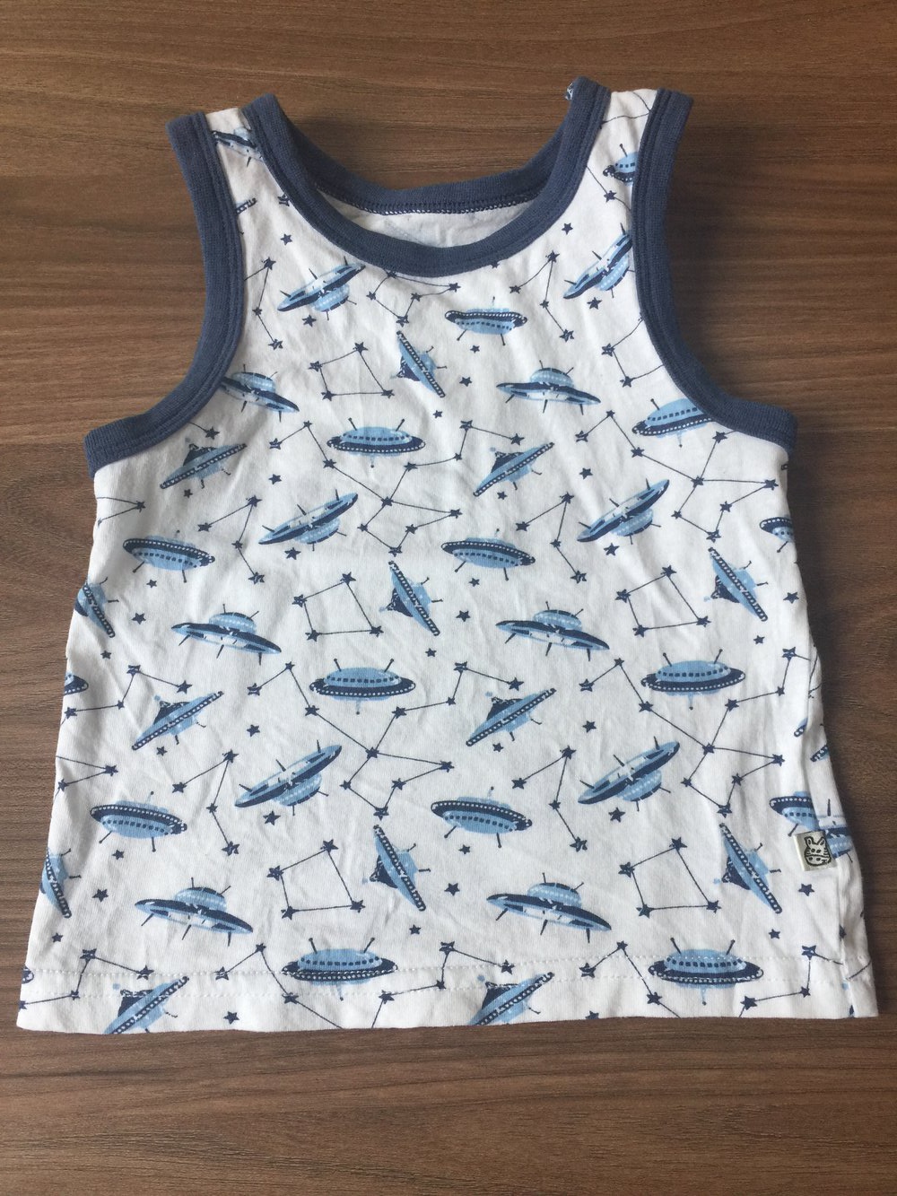 3 Unterhemden für Jungs Gr. 92