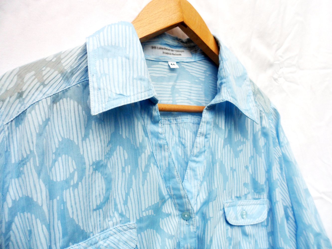 Hellblaue Bluse Floral