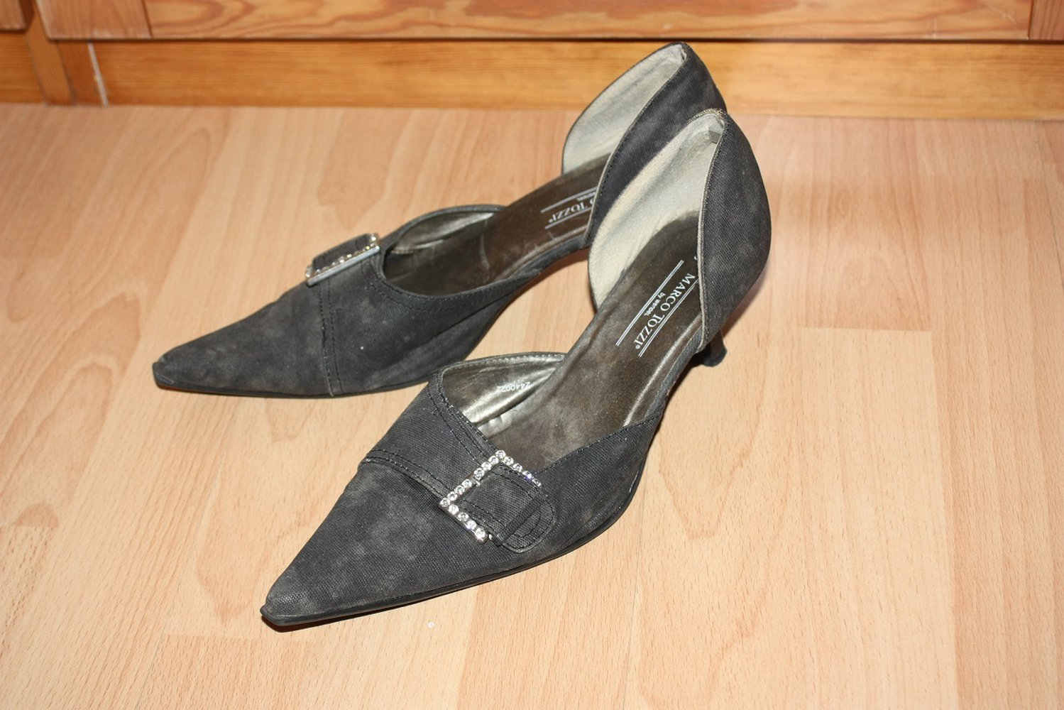 Marco Tozzi Pumps mit Schnalle, Gr. 39, kaum getragen