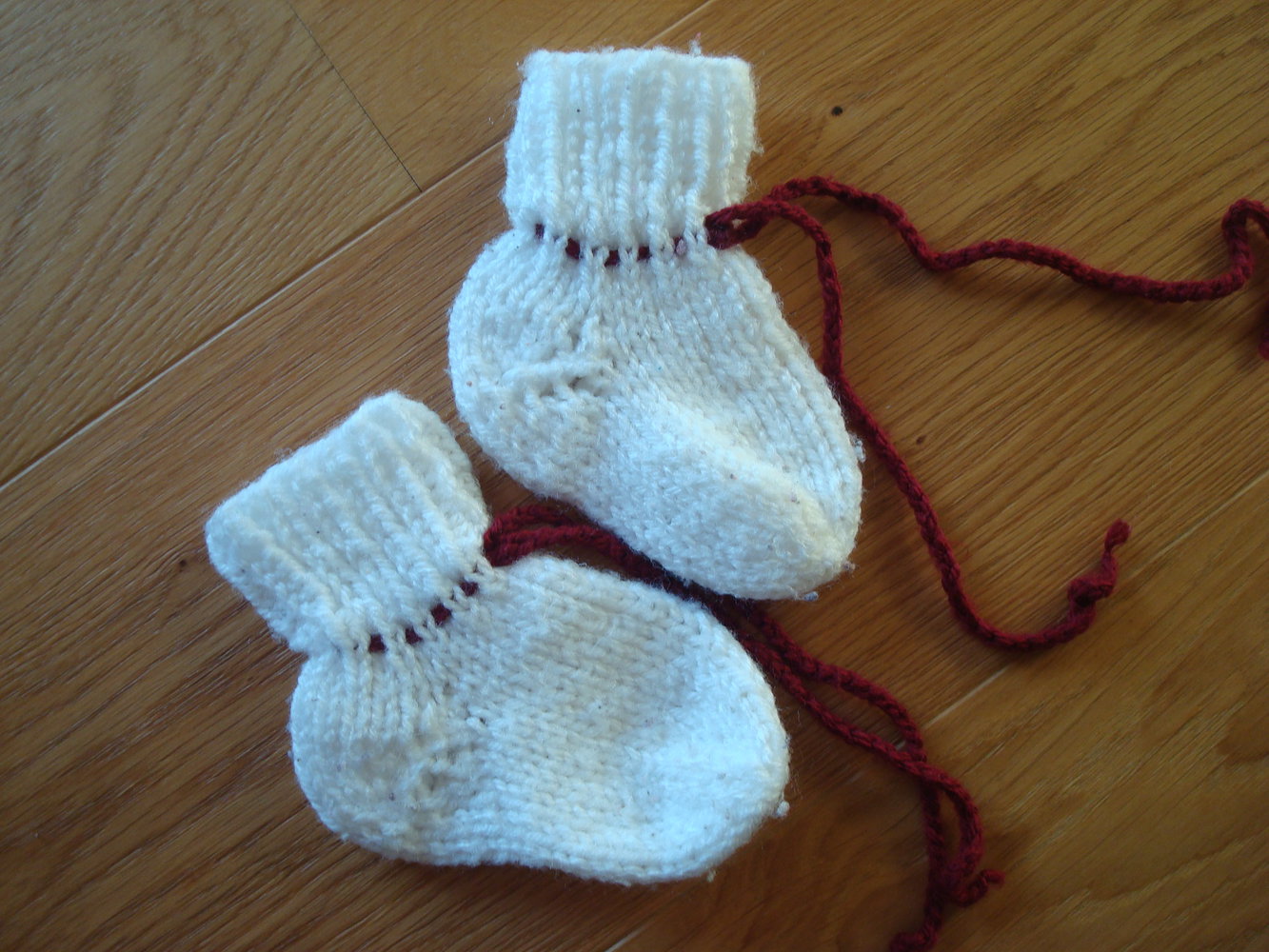 Babysöckchen handgestrickt für Mädchen Gr. 16