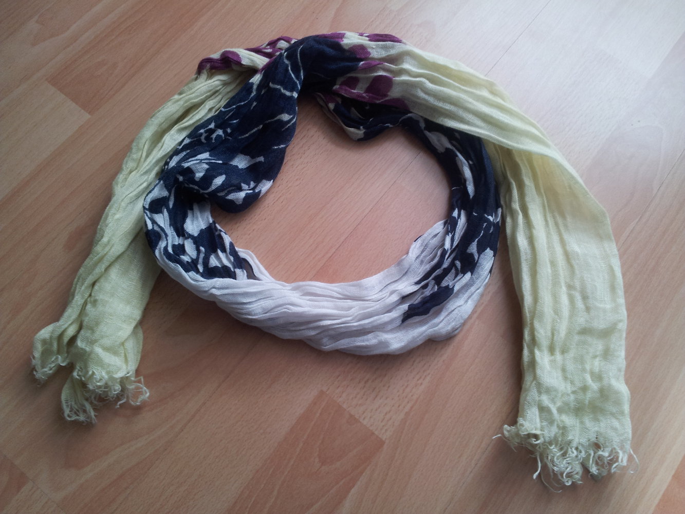 Schal Esprit gelb magenta weiß dunkelblau