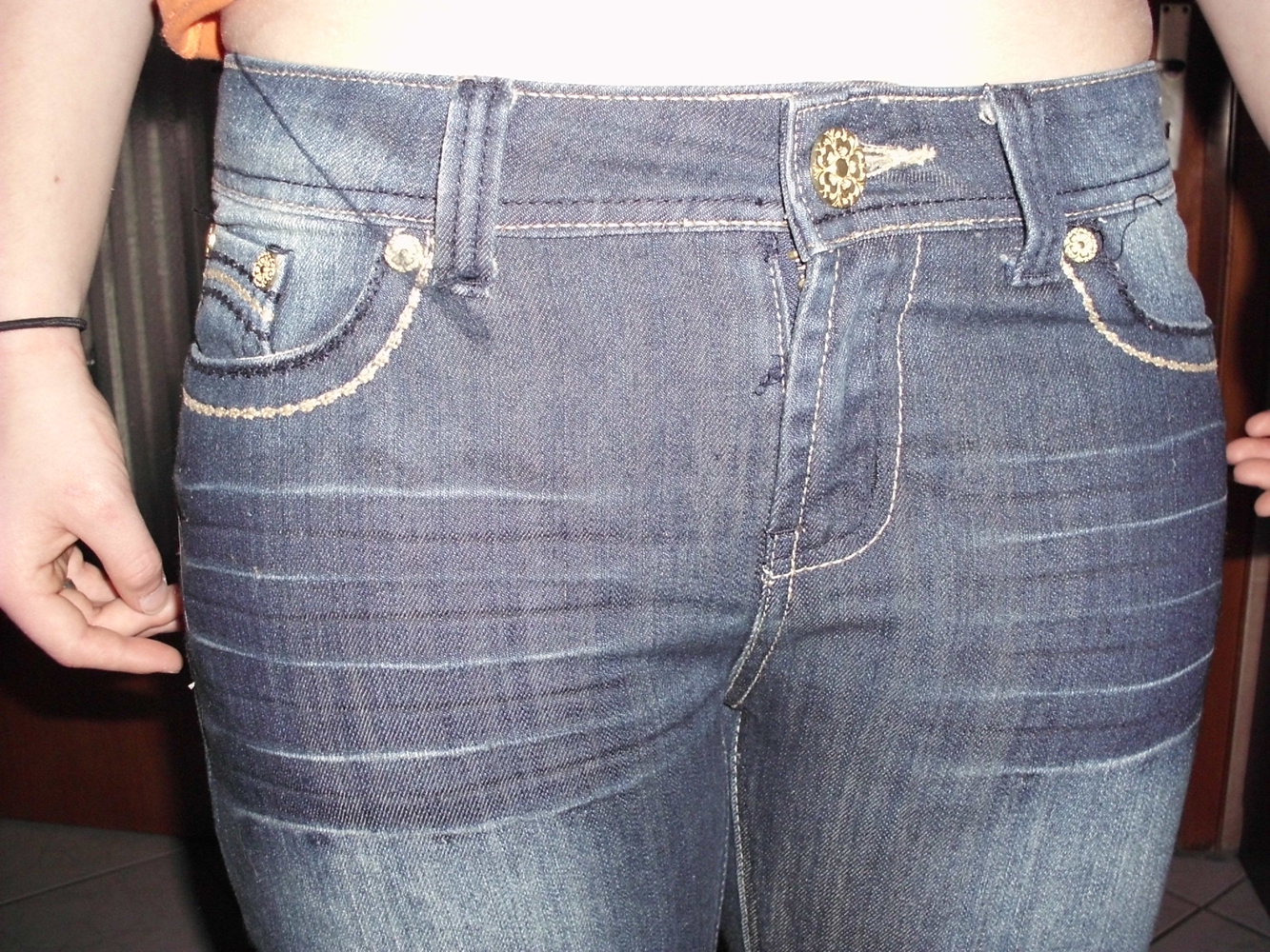 Jeans mit Stickereien, Gr. 36