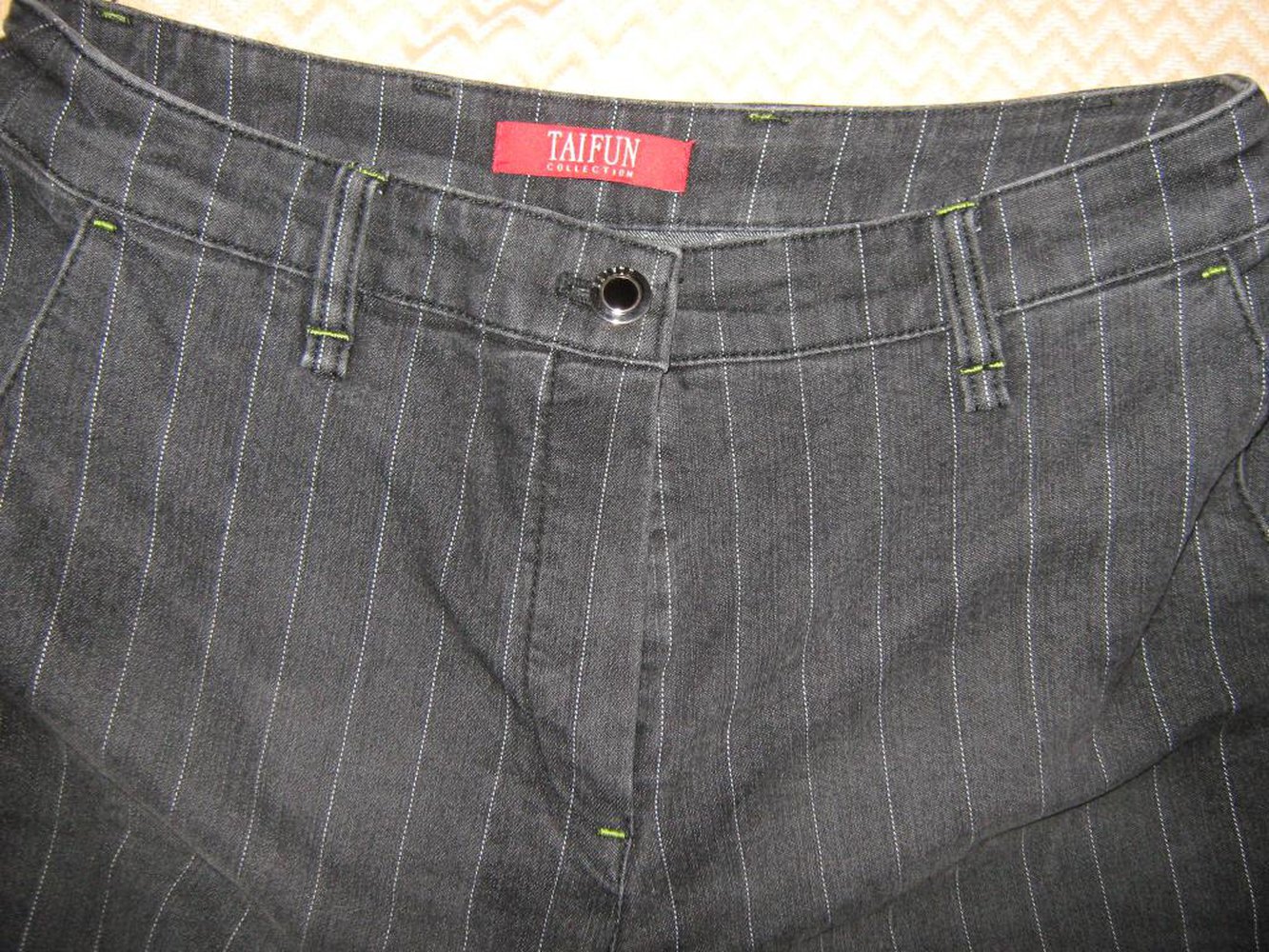 NEU * Nadelstreifen * Marlene * Schlag * Jeans- Hose 