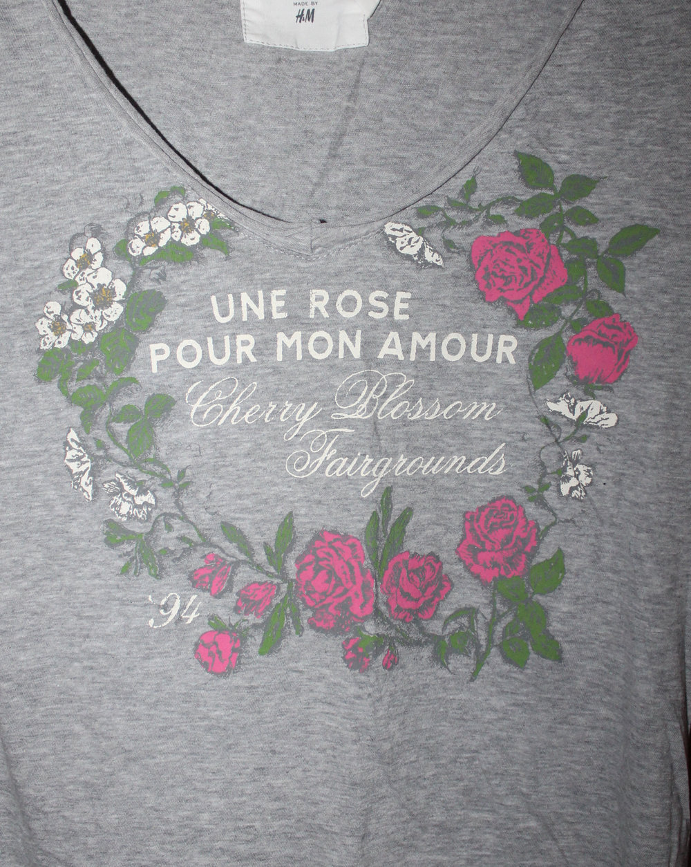 schönes Oberteil / Top / T-shirt in grau mit Aufdruck