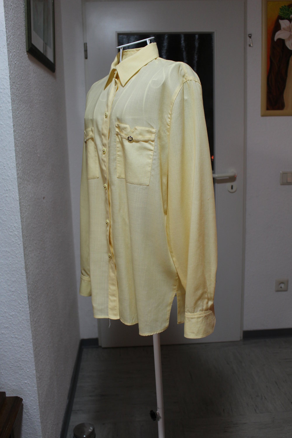 371. Edle Bluse von Erfo Jeunesse, Gr. 38, 100% feine Wolle