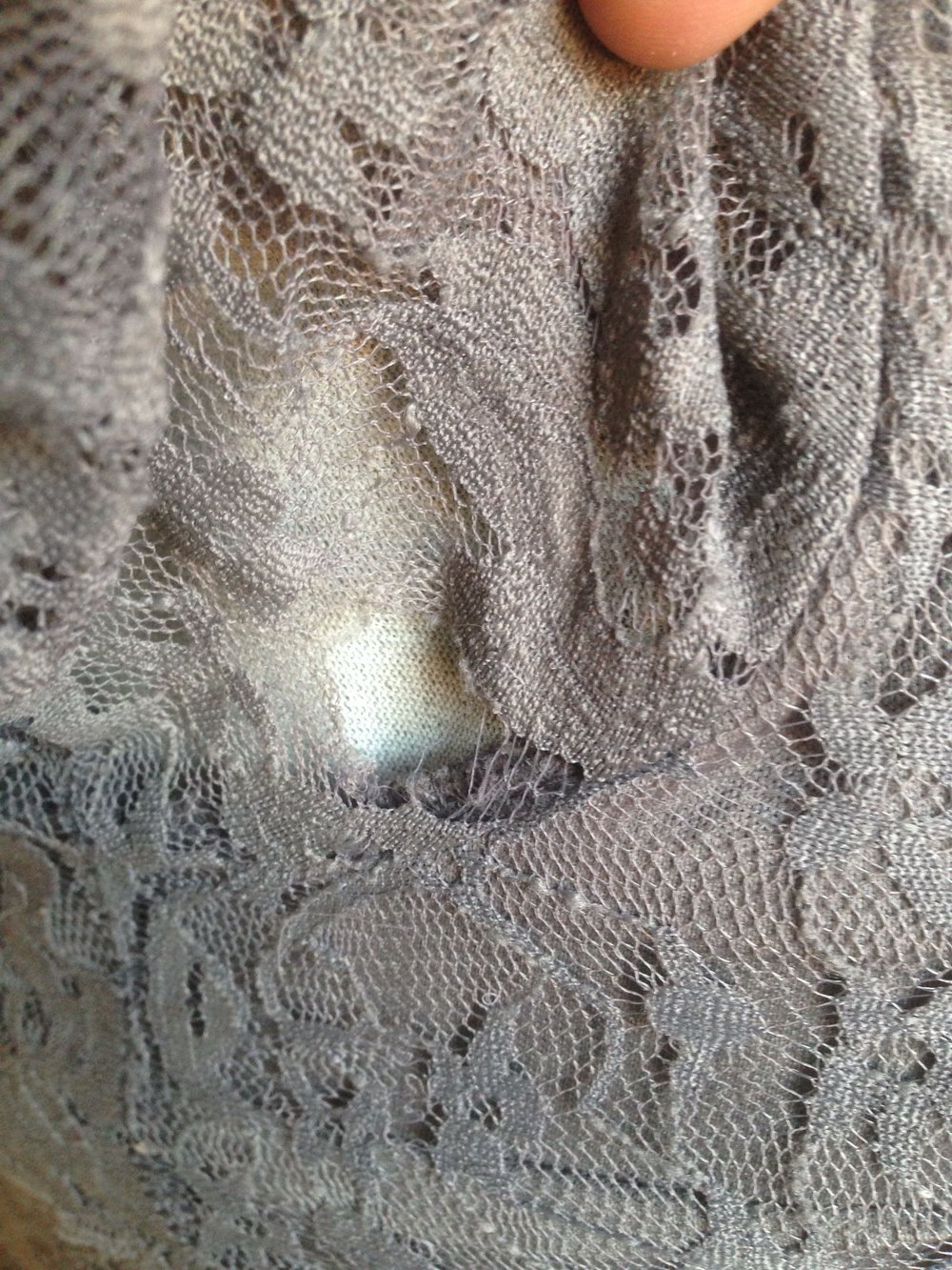 graues Kleid, Spitze, talliert 