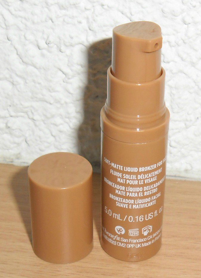 Benefit *Dew the Hoola* Liquidbronzer