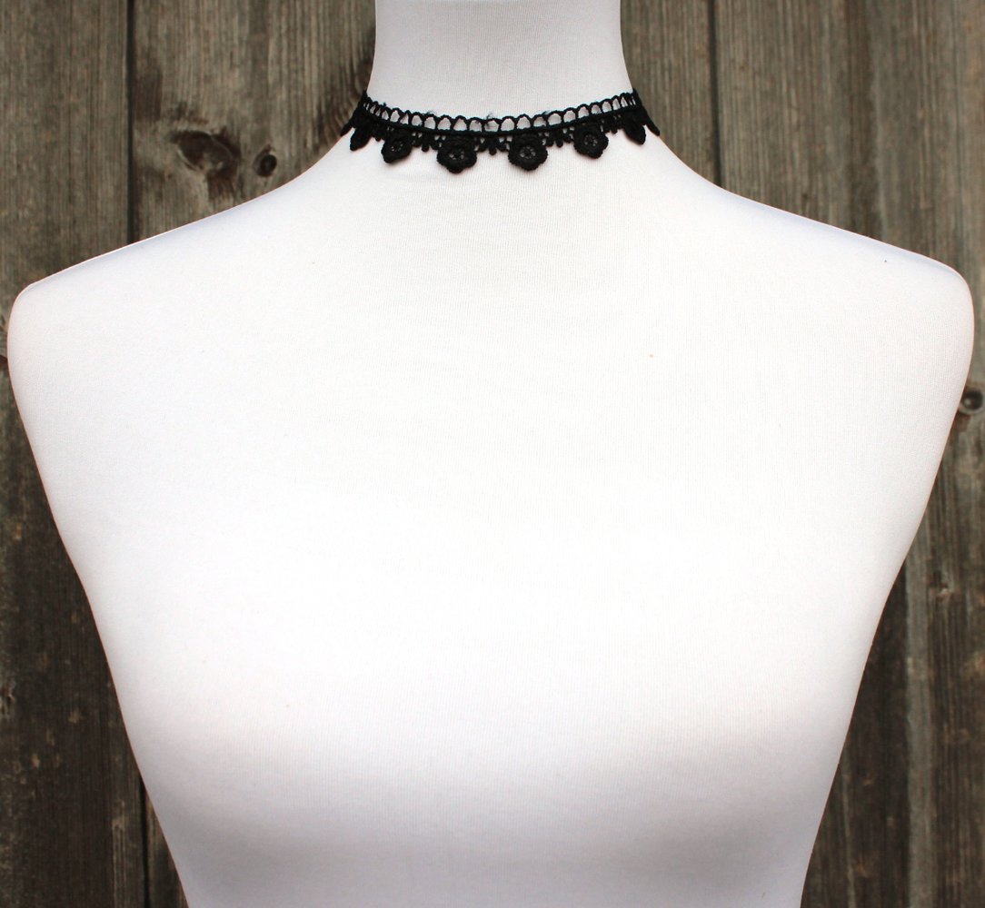schwarzer Choker aus Spitze, Spitzenchoker, Blumenchoker