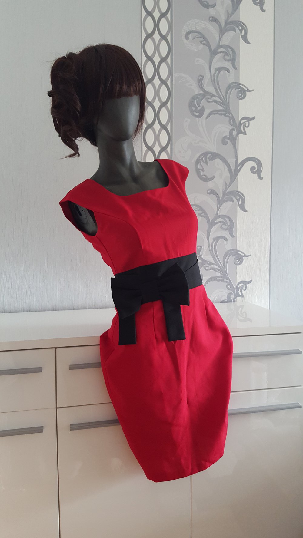 Schönes rot schwarzes Rockabilly Rockabella Kleid mit Schleife M 38 Neu