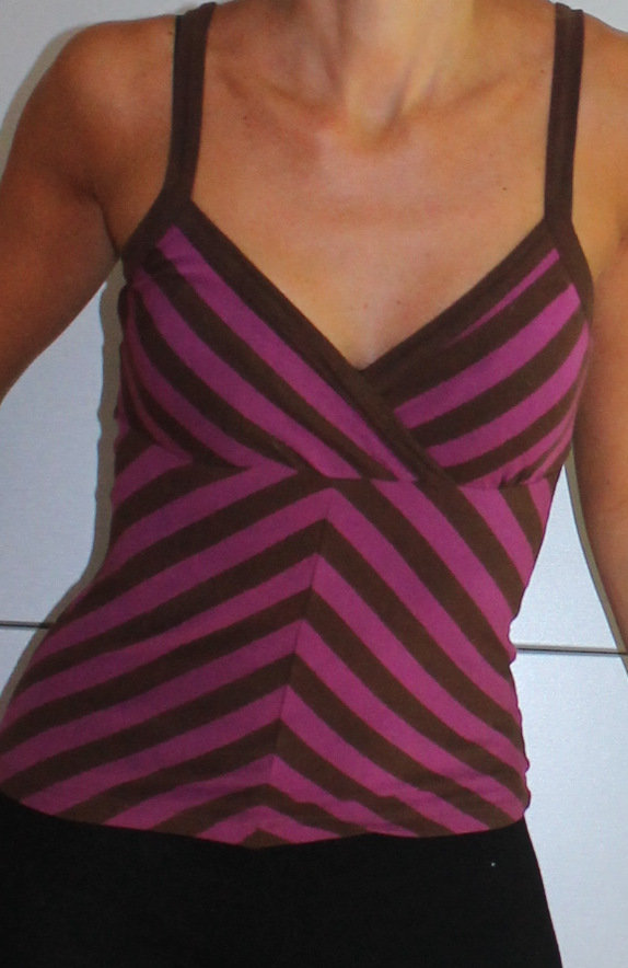 gestreiftes Spaghettiträger Oberteil / Muskelshirt in lila braun