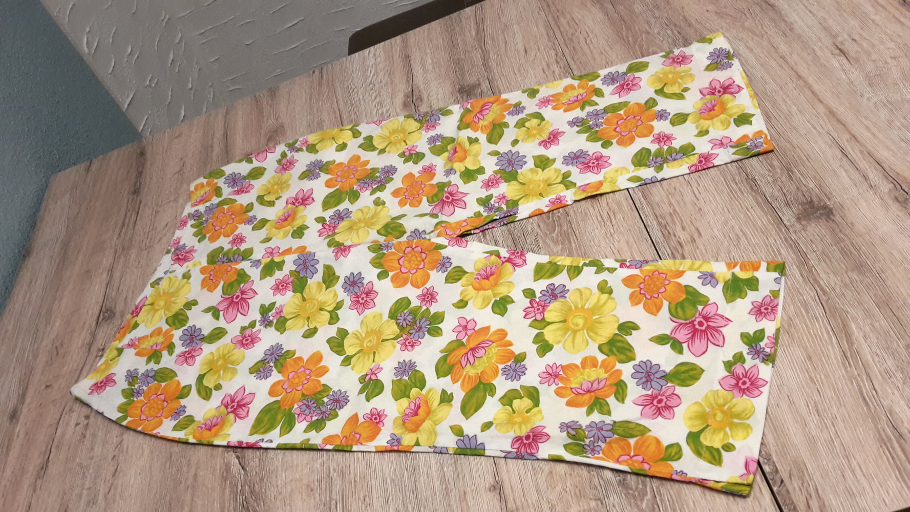 3/4 Hose Oilily Karneval, fasching, Blumenmuster, schrill