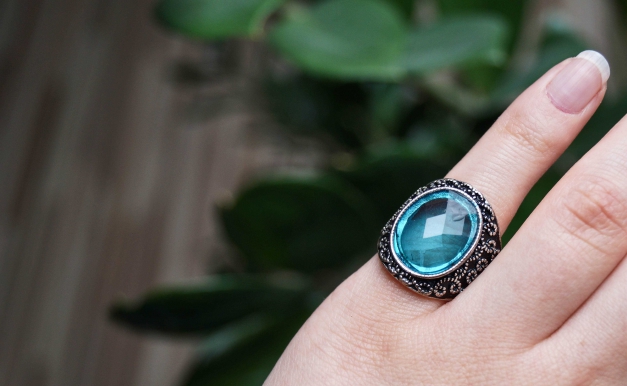 NEU: Vintage Ring / Blauer Stein