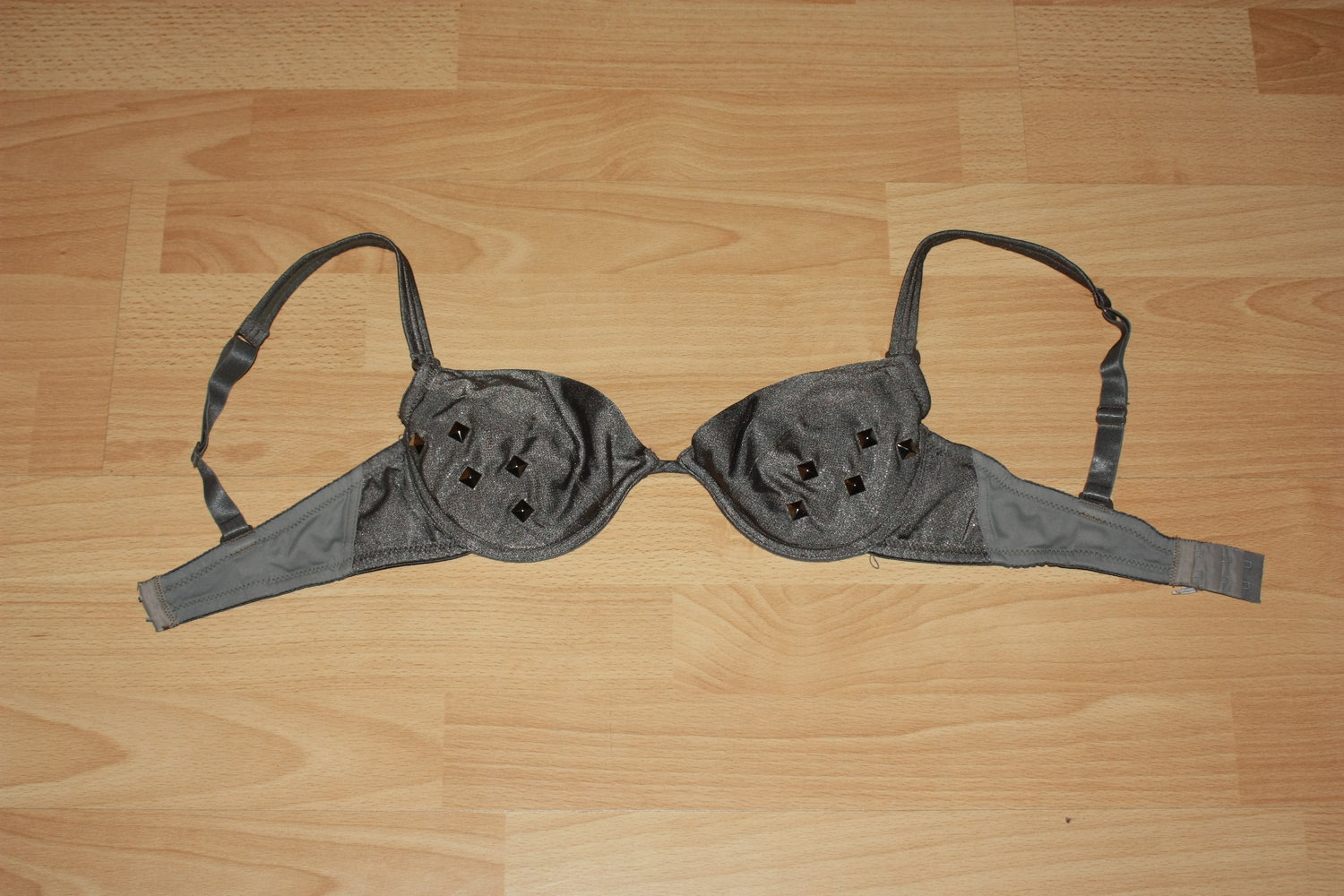 BH mit Nieten, Gr. 75B