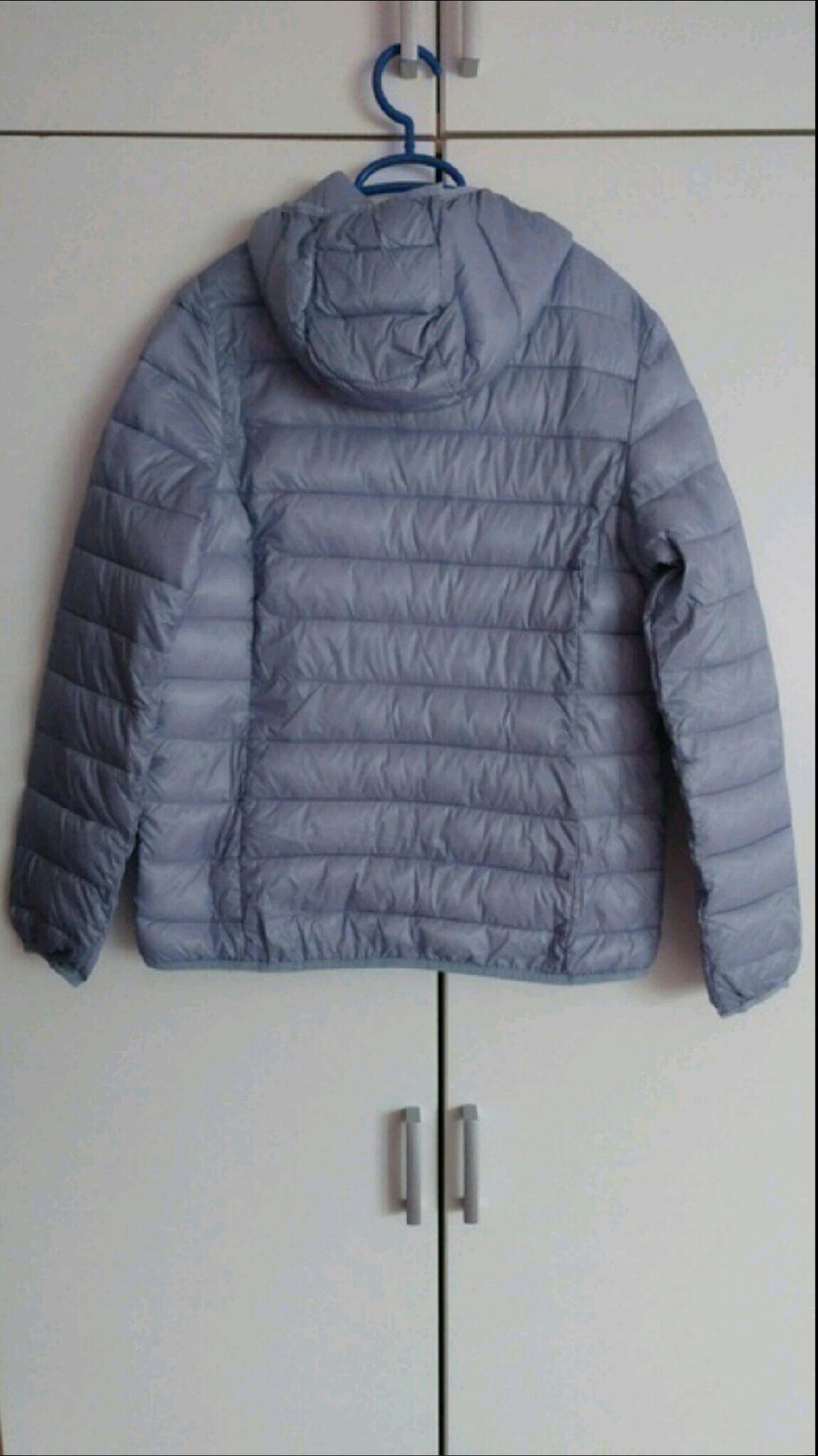 Neue schöne blaue Steppjacke 40
