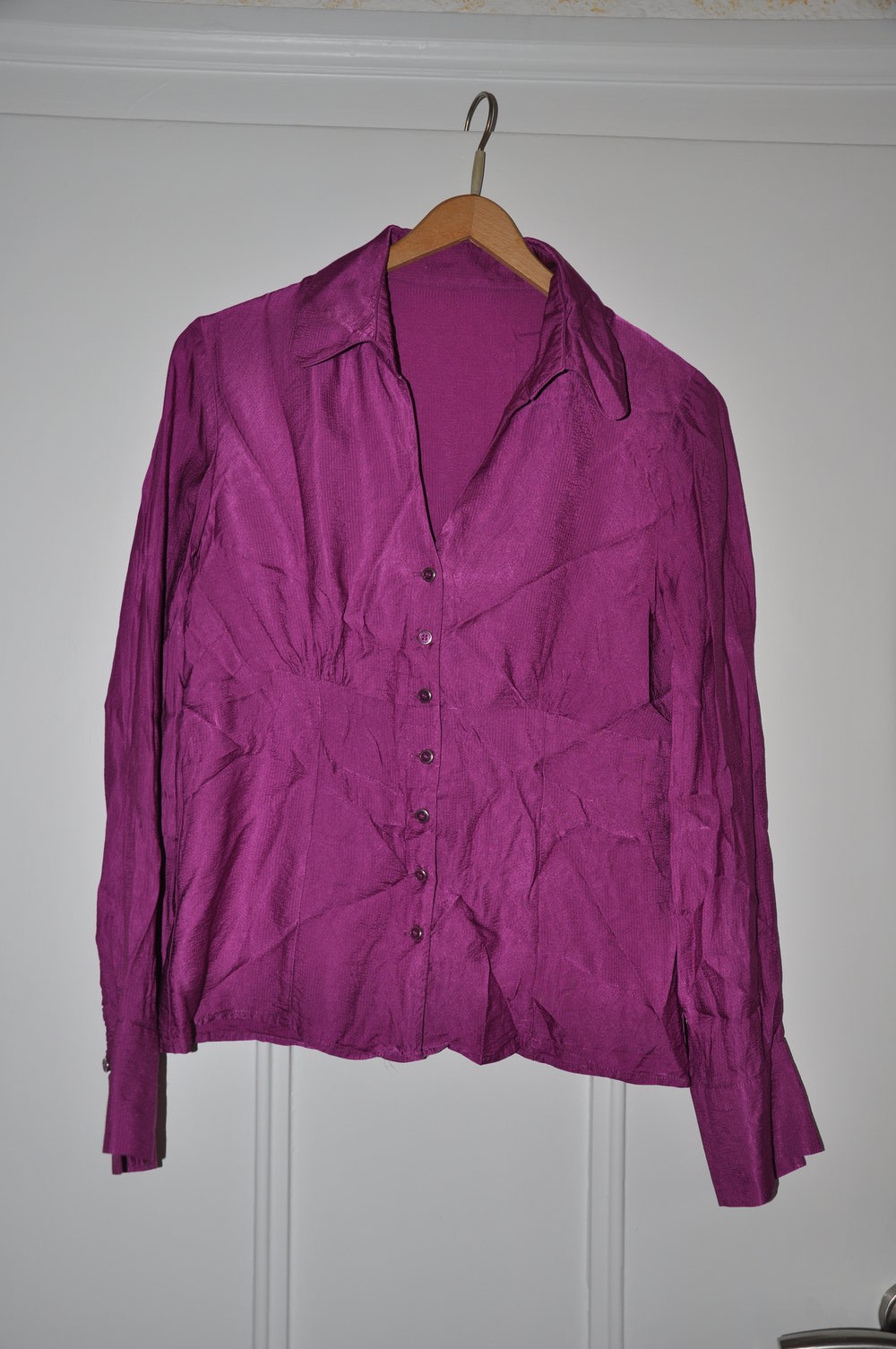 Bluse Beerenfarbe Glänzend Beere Glanz Langarm Knöpfe Lila