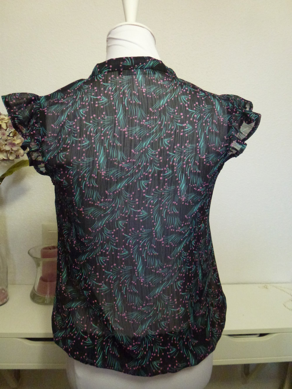 Schöne elegante Kurzarmbluse in Gr. 34