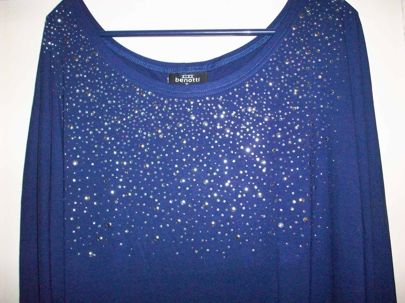 Long Top mit silbernen Pailetten