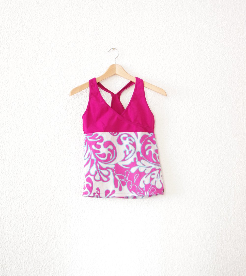 Gemustertes Yogatop Racerback floral Gr. S stretchig Yogabela