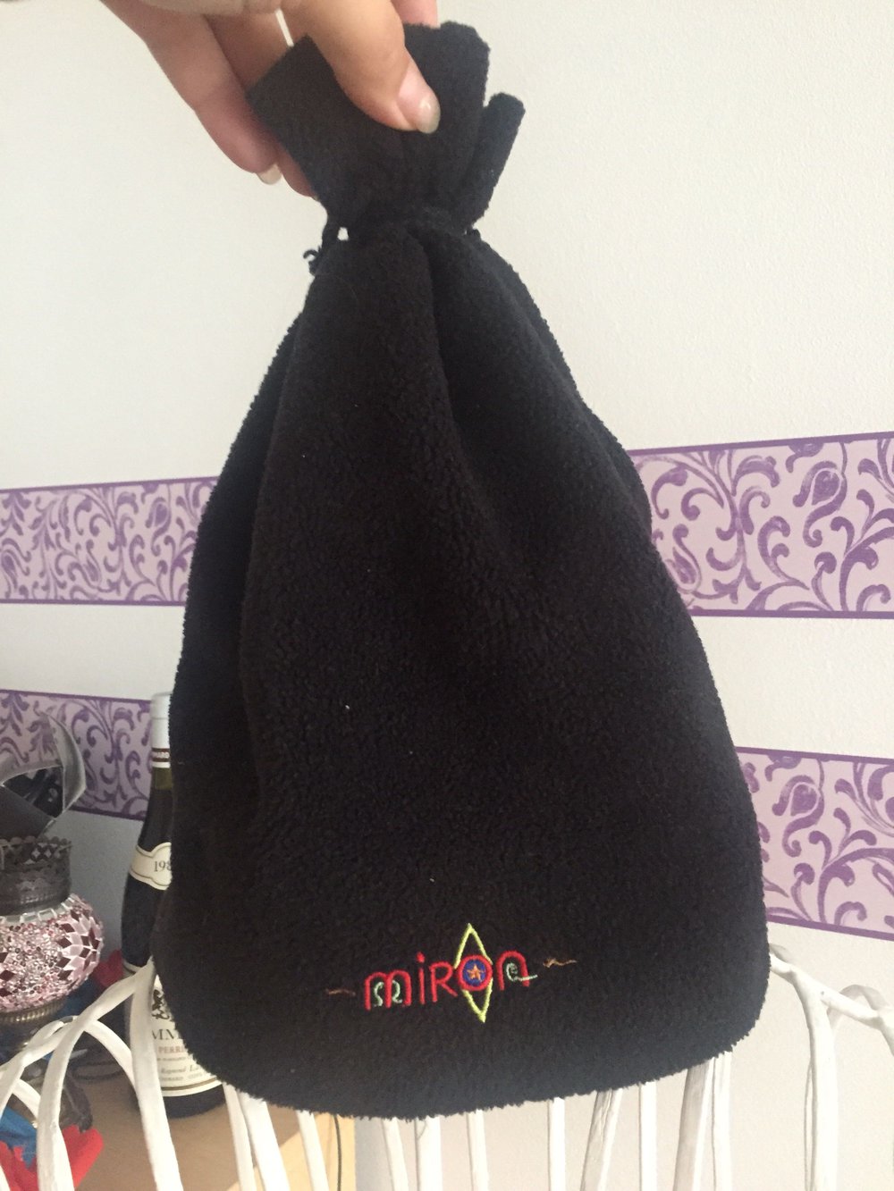 Schwarze Fleecemuster